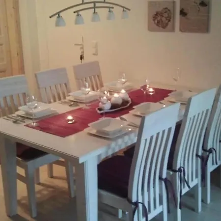 In With Swimming Pool * Glowe