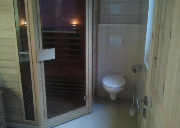 In With Swimming Pool بيت للعطل غلوفي
